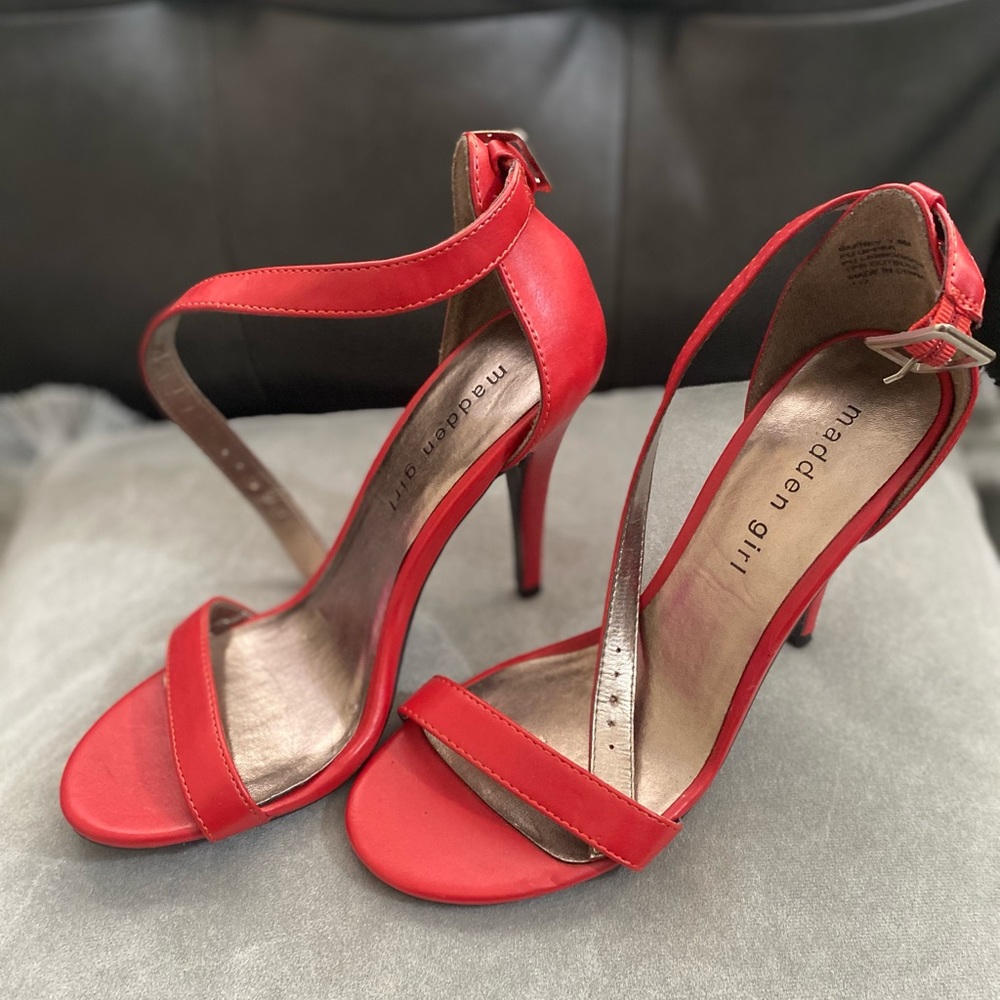 Madden Girl Red Sandals 7